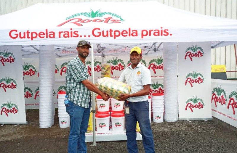 Trukai helps Bulolo Landslide villagers